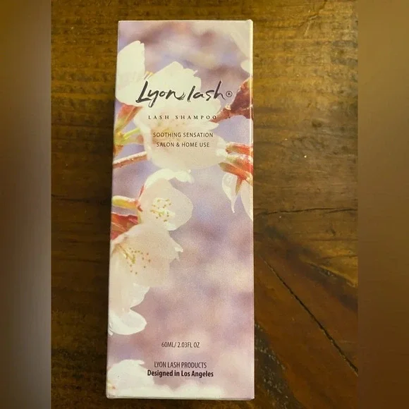 Eyelash Extension Shampoo - Lyon Lash Eyelid Foam - Picture 4 of 4